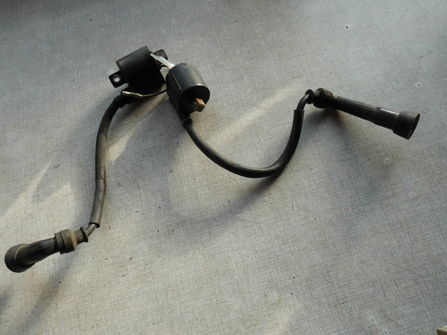 1504 Suzuki DR 650 SP43B Zündkerzenstecker Zündspulen